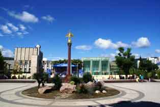Центральная площадь в поселке Лазаревском Центральная площадь в поселке Лазаревском