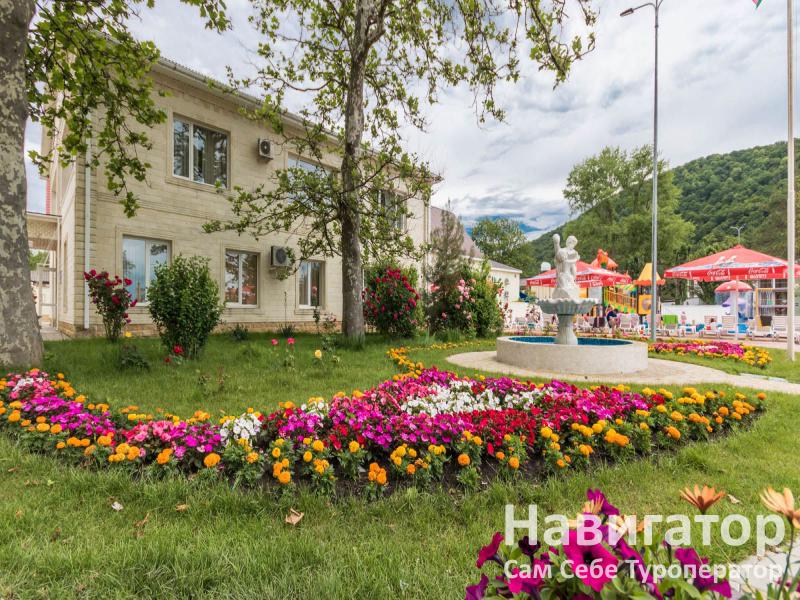 АЛЬБАТРОС - гостинично развлекательный комплекс в Архипо-Осиповка АЛЬБАТРОС - гостинично развлекательный комплекс в Архипо-Осиповка
