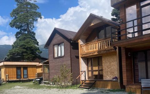 Три сосны - гостевой дом в Архыз Три сосны - гостевой дом в Архыз