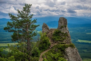 Скала Чертов палец